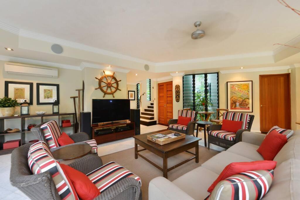 Solander Sunrise - The Perfect Beach Location Villa Port Douglas Bagian luar foto