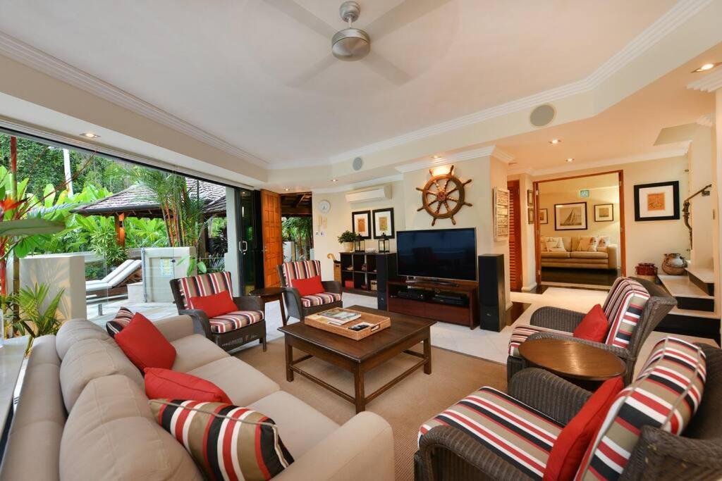 Solander Sunrise - The Perfect Beach Location Villa Port Douglas Bagian luar foto